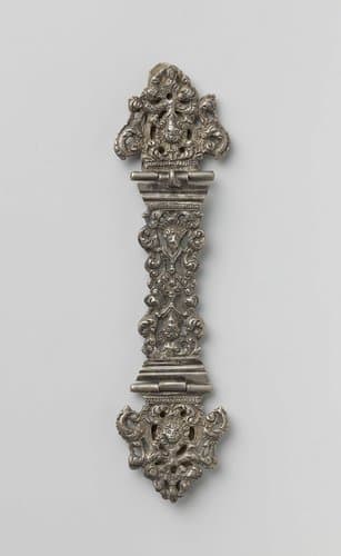 Boekslot van zilver by Albertus Antonius Rooswinkel