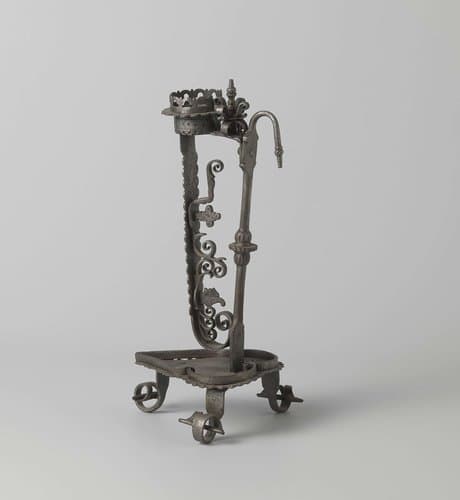 Kandelaar met veermechanisme by anonymous