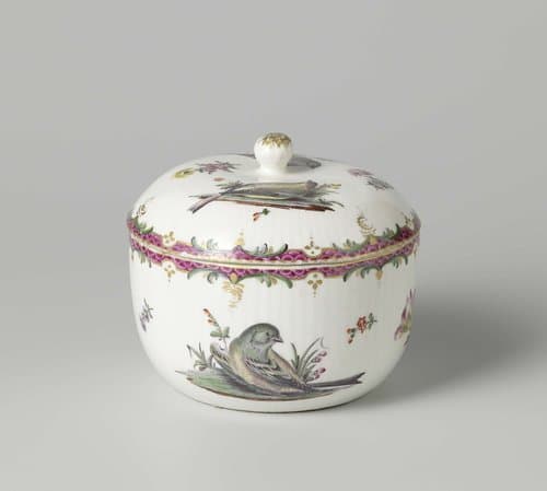Covered bowl with a putto in a medallion by Fürstenberg