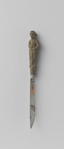 Mes met heft in de vorm van een man met musket en jachthond by anonymous