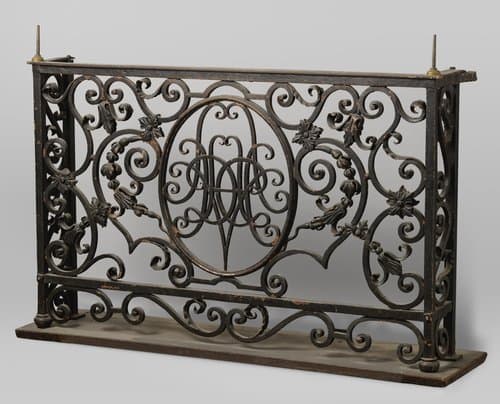 Balkonhek met spiegelmonogram by Unknown Artist
