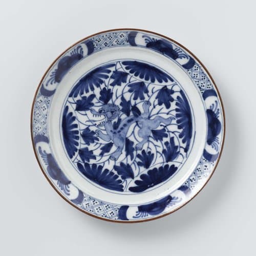 Bord van faience by anonymous