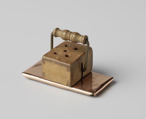 Reisstoof met klapdeksel en handvat by anonymous