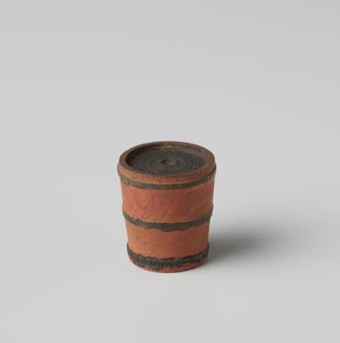 Emmer, massief, beschilderd in rood en zwart by anonymous