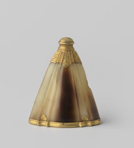 Reukfles van hoorn gemonteerd in goud by anonymous