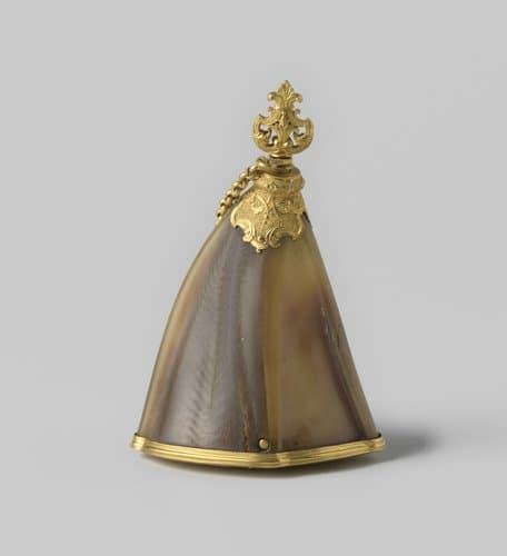 Reukfles van hoorn gemonteerd in goud by anonymous