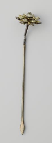 Haarnaald van (verguld )zilver met dertien imitatiediamanten by anonymous