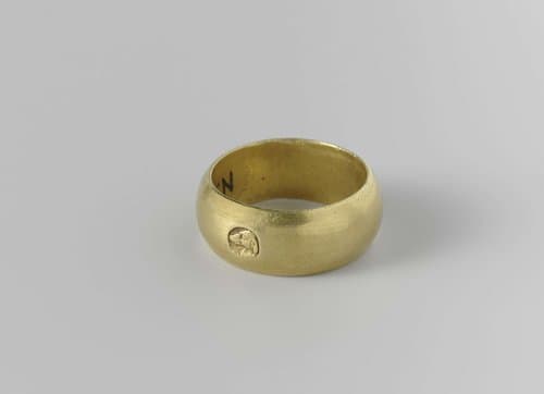 Ring met jachthond by anonymous