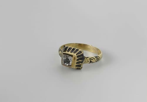 Ring met tafelgeslepen diamant by anonymous