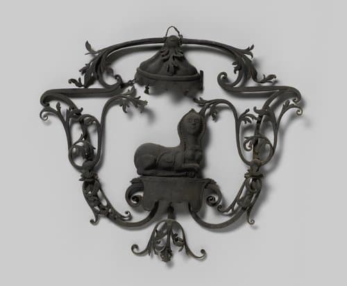 Uithangbord met sphinx onder baldakijn. by Unknown Artist