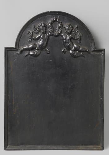 Haardplaat met een lauwerkrans tussen twee putti by anonymous