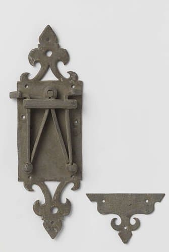 Double latch by anonymous