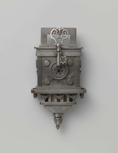 Hangslot met sleutel by Unknown Artist