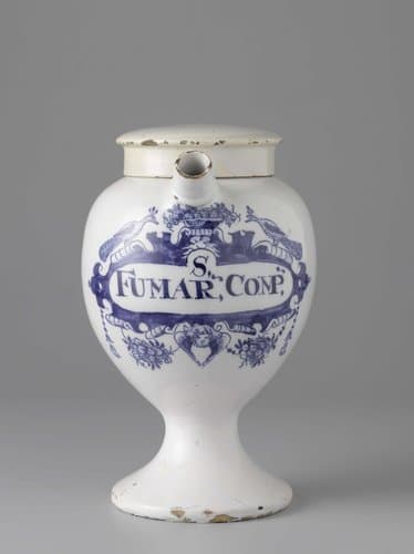Apothekerspot met opschrift S,/ FUMAR,COMP, by anonymous