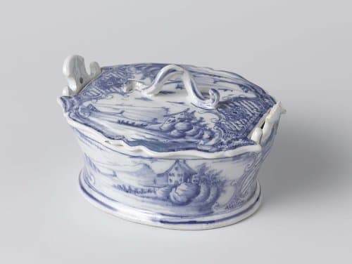 Botervloot met deksel van faience by anonymous