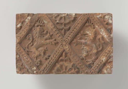 Haardsteen met voorstelling van twee klimmende leeuwen by anonymous