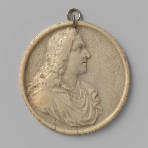 Medaillonportret van een onbekende man by Unknown Artist