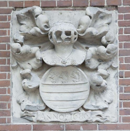 Gevelsteen met het wapen Van Baerle by anonymous