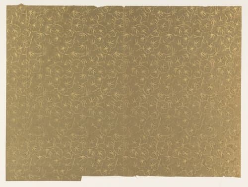 Regelmatig patroon van bloemmotief op goudkleurig metaalpapier by Theo Nieuwenhuis
