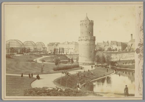 Kronenburgerpark met de Kruittoren by Wilhelm Ivens