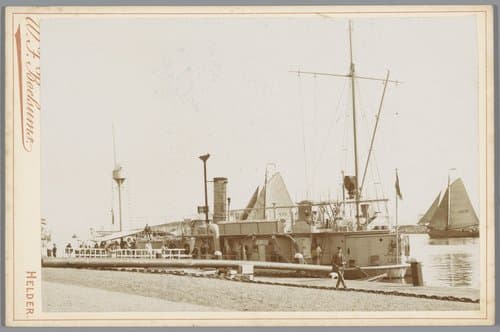 Rammonitor Zr. Ms. Luipaard in de haven van Den Helder by Willem Frederik Boelsums