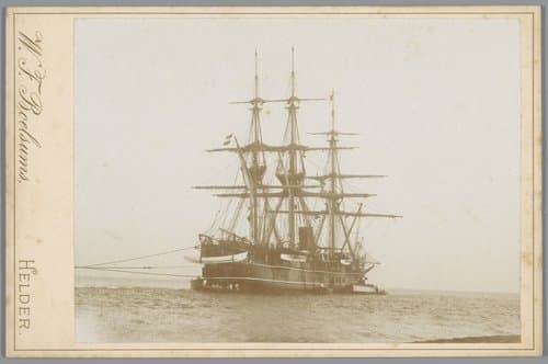 Fregat met stoomvermogen Hr. Ms. Johan Willem Friso op zee by Willem Frederik Boelsums