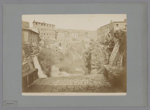Gezicht op Tivoli met op de achtergrond de Tempel van Sibylle by anonymous