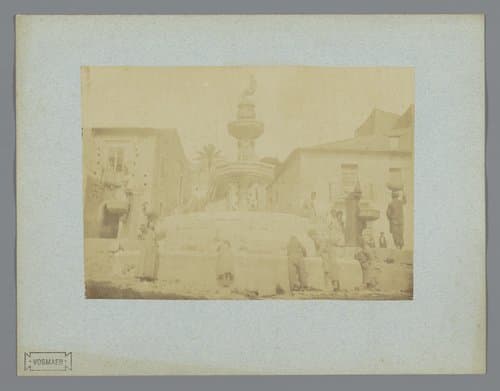 Fontein en waterdragende mensen te Taormina, Italië by anonymous