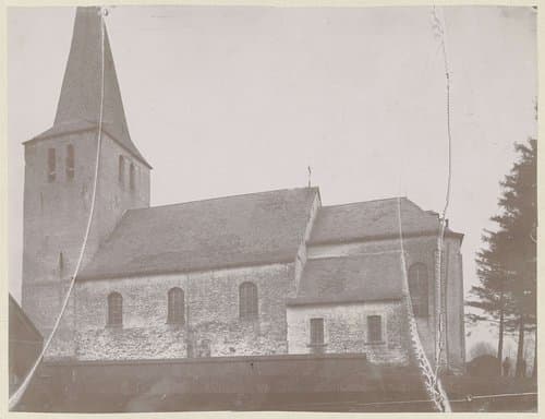 Gezicht op de voormalige parochiekerk te Kessenich by anoniem (Monumentenzorg); A.J.M. Mulder