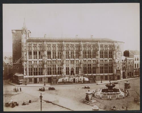 Stadhuis van Aken na de brand in 1883 by anonymous