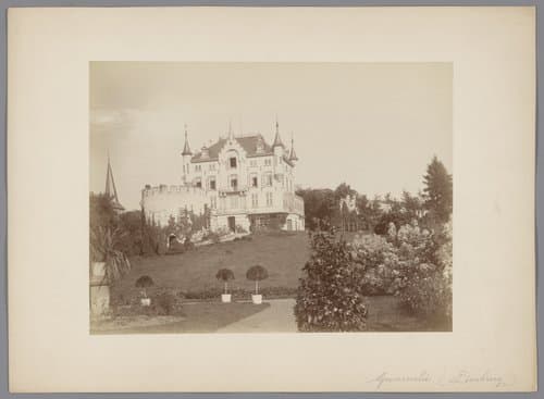 Kasteel van Gronsveld met ruïne by anoniem (Monumentenzorg)
