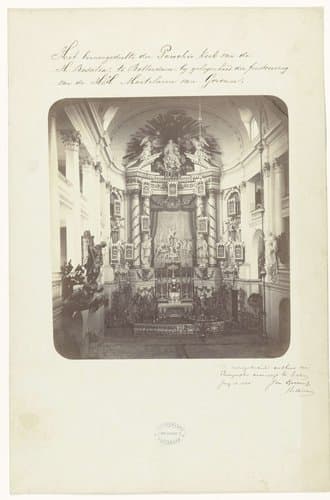 Het binnengedeelte der Parochie-kerk van de H. Rosalia te Rotterdam by Jacobus van Gorkom jr.