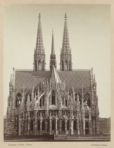 Votivkirche. Hintere Totalansicht by Hermann Heid