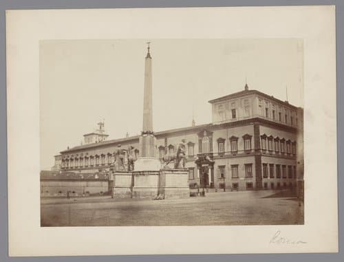 Gezicht op de Quirinale Obelisk op het Piazza del Quirinale te Rome by anonymous