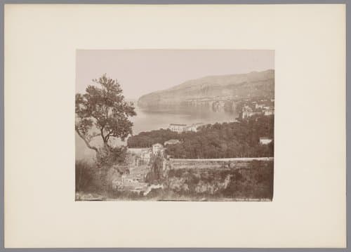 Gezicht op Sorrento by Roberto Rive
