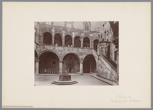 Binnenplaats van het Palazzo del Podestà te Florence, Italië by Giacomo Brogi