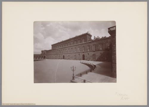 Palazzo Pitti, eretto sui disegni di Brunellesco nel 1440 by Giacomo Brogi