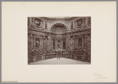 Interieur van de Sint-Laurensbasiliek te Florence, Italië by Giacomo Brogi