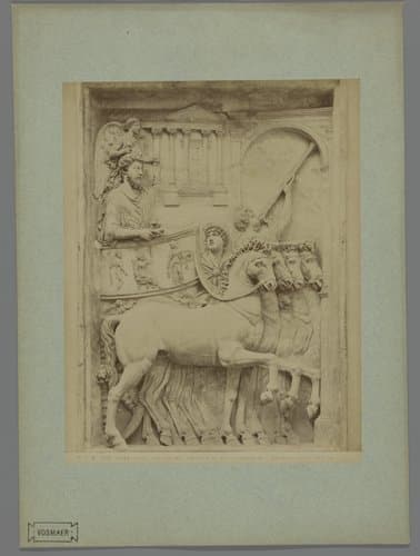 Reliëf De Triomf van Marcus Aurelius in de Capitolijnse Musea te Rome by Fratelli Alinari
