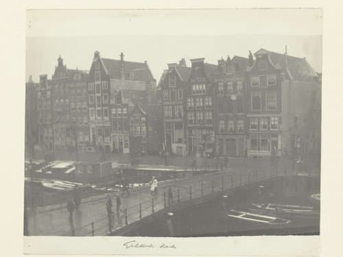 Gezicht op de Geldersekade in Amsterdam by George Hendrik Breitner