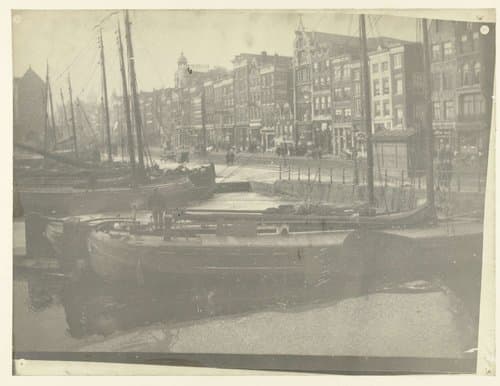 Ships on Damrak in Amsterdam by George Hendrik Breitner
