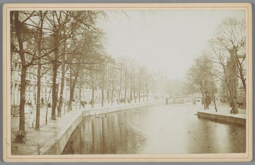 Gezicht op de Herengracht in Amsterdam vanaf de Raadhuisstraat by anonymous