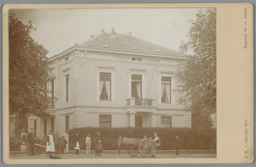 Gezicht op het Utrechtsch Leesmuseum by A.W. van Leeuwen