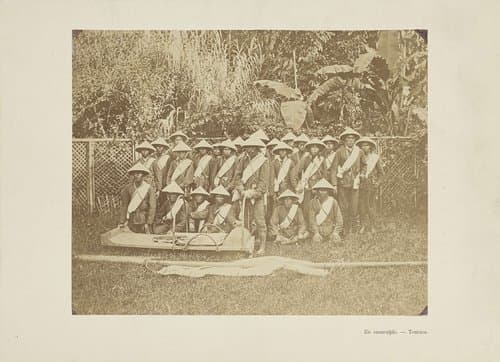 Koelies in dienst van het Roode Kruis in Nederlandsch Indië. Januari 1874 by anonymous