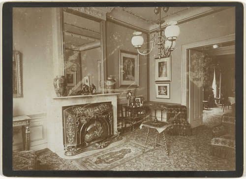 Interieur van het woonhuis van Edouard Quarles van Ufford en zijn echtgenote Clara Catharina May Twiss op Janskerkhof 25 in Utrecht by anonymous