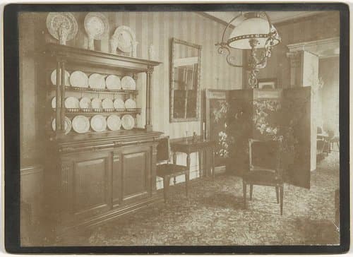 Interieur van het woonhuis van Edouard Quarles van Ufford en zijn echtgenote Clara Catharina May Twiss op Janskerkhof 25 in Utrecht by anonymous