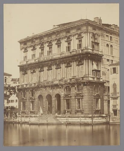 Gezicht op het Palazzo Corinaro te Venetië by anonymous