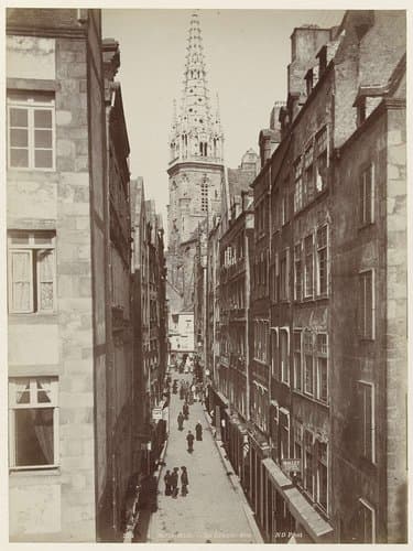 Straat en kathedraal Saint-Vincent in Saint-Malo