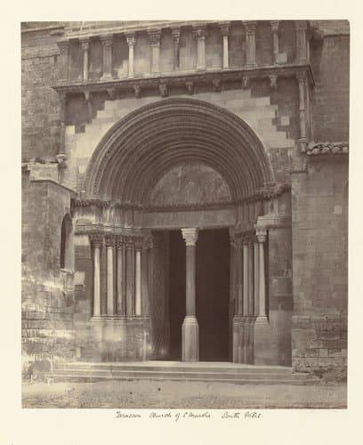 Zuidportaal van de Église Sainte-Marthe de Tarascon by anonymous