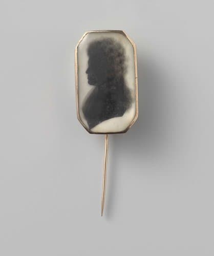 Broche met silhouetportret van een vrouw by anonymous